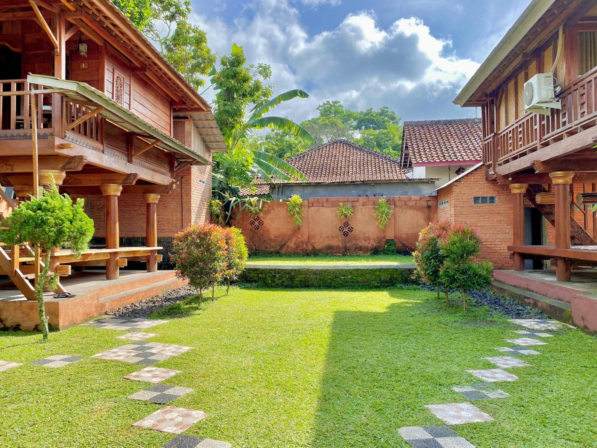 Bello Bungalow Batukliang Екстериор снимка