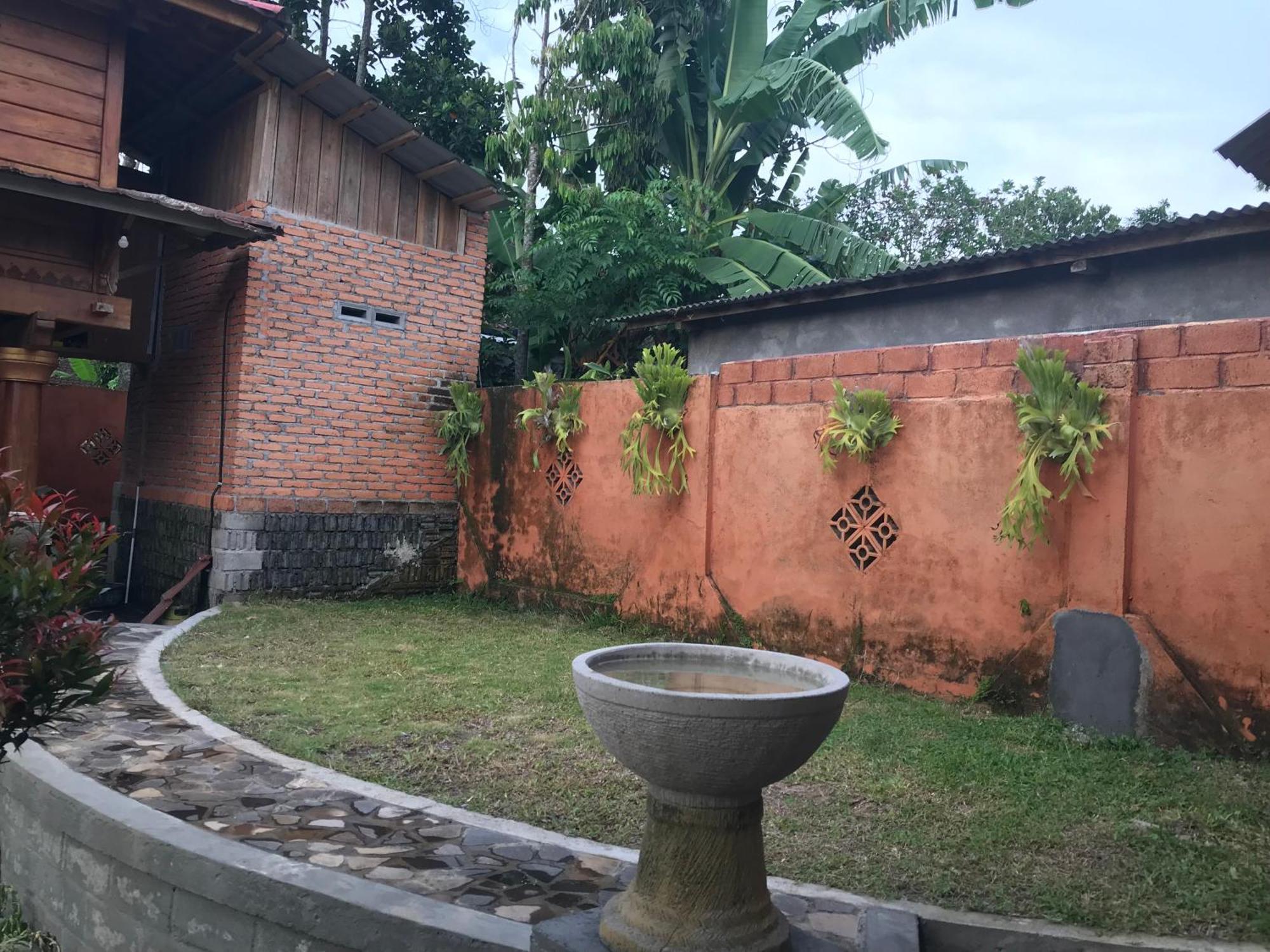 Bello Bungalow Batukliang Екстериор снимка