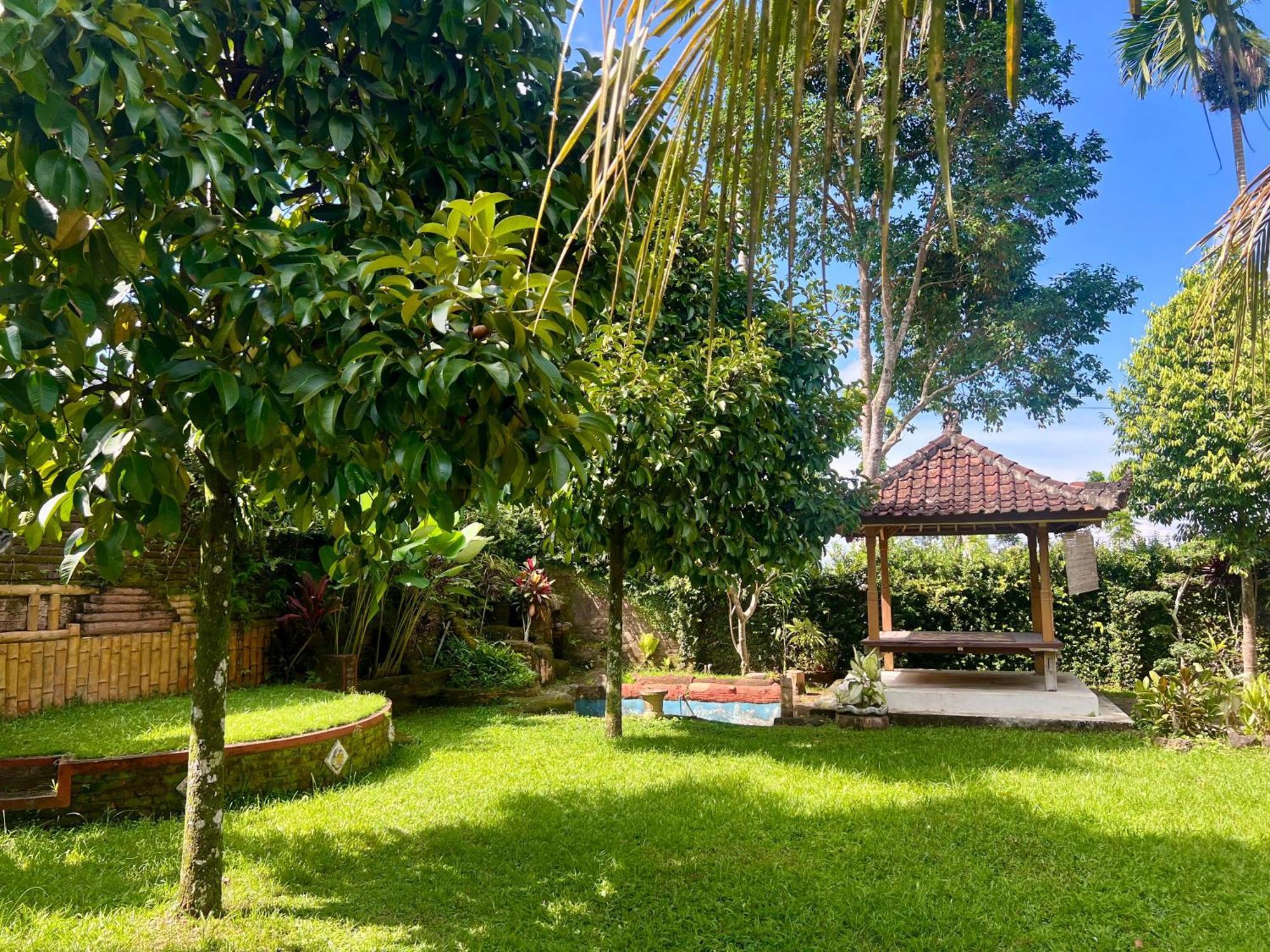 Bello Bungalow Batukliang Екстериор снимка