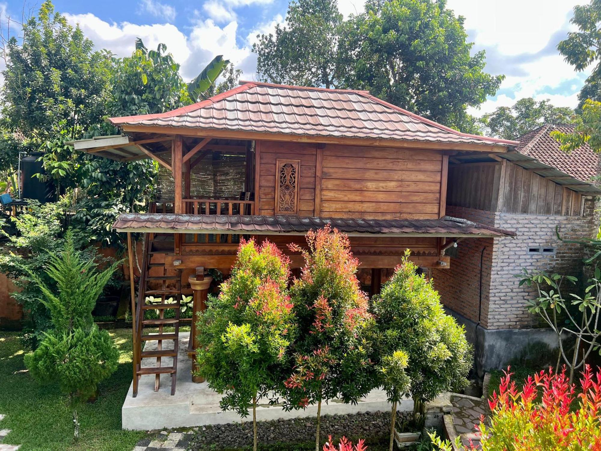 Bello Bungalow Batukliang Екстериор снимка