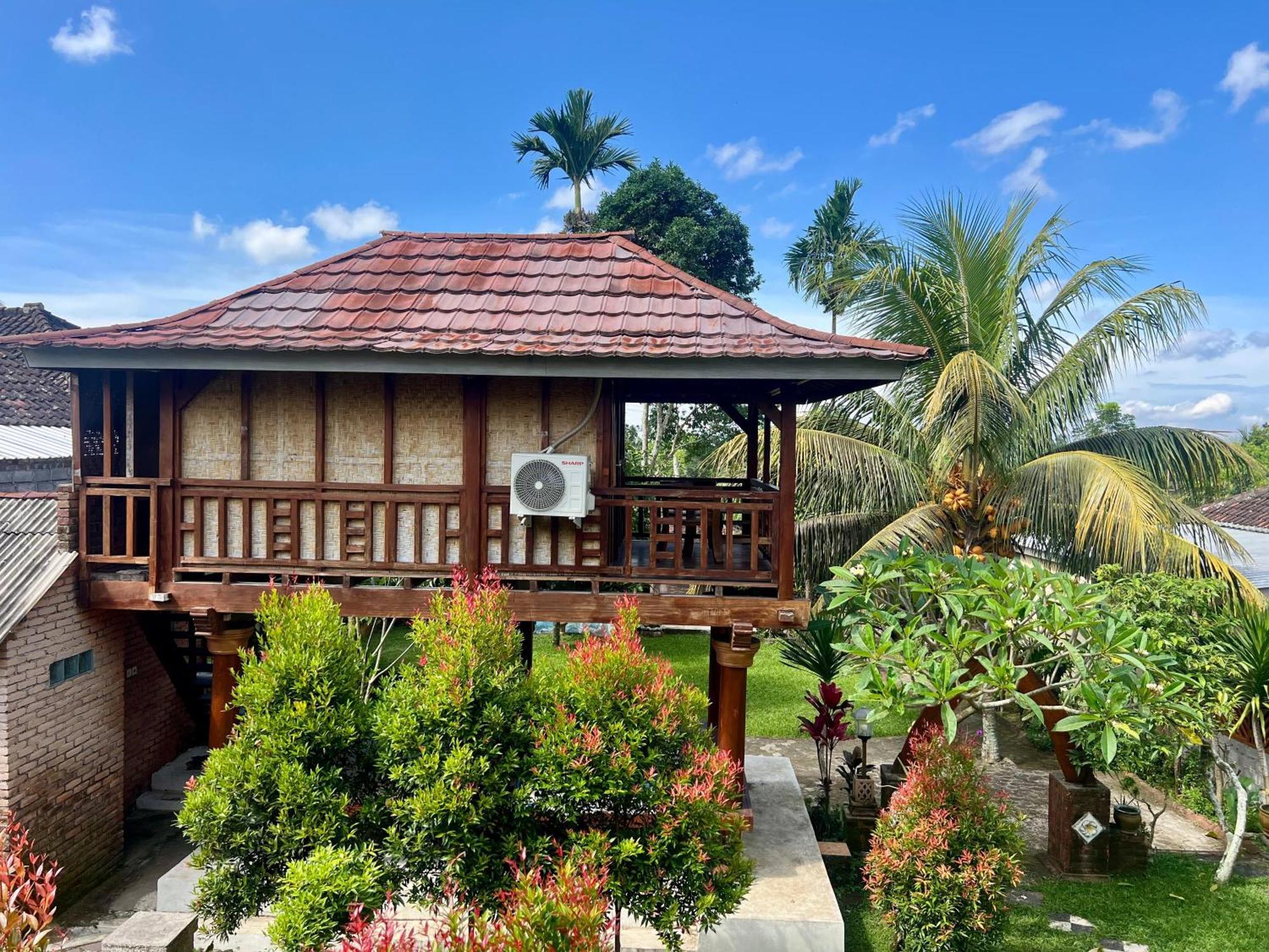 Bello Bungalow Batukliang Екстериор снимка
