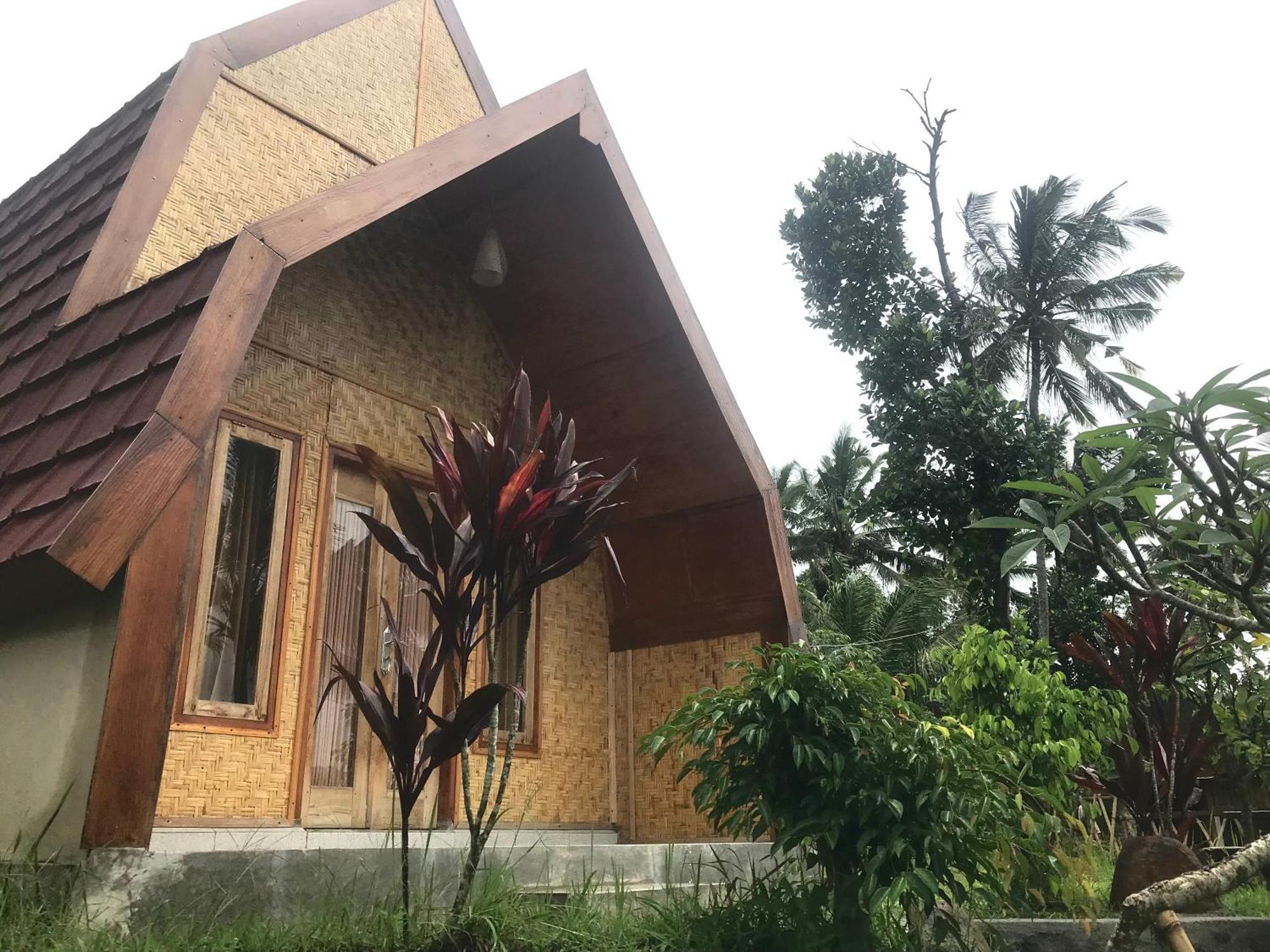 Bello Bungalow Batukliang Екстериор снимка