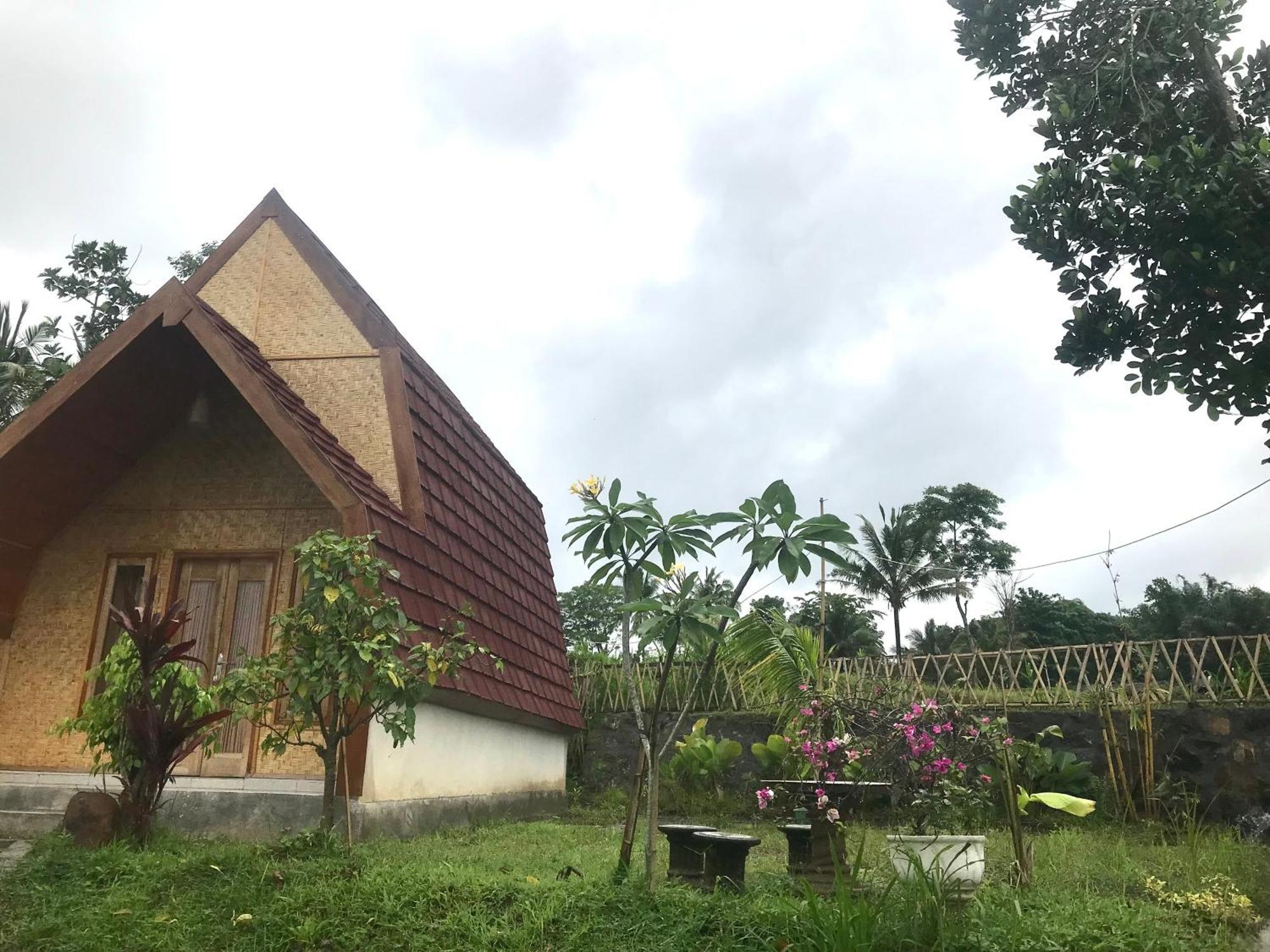 Bello Bungalow Batukliang Екстериор снимка